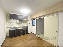 京都市営烏丸線 丸太町駅 徒歩4分の賃貸マンション 2階1LDKのリビング/ダイニング