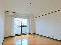 京都市営烏丸線 北大路駅 バス18分 衣笠総門町下車 徒歩1分の賃貸マンション 2階1Kのリビング/ダイニング