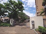祥豊小学校まで750メートル