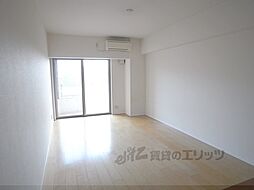 阪急京都本線 西京極駅 徒歩9分の賃貸マンション 5階1Kのリビング/ダイニング