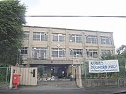 梅津小学校まで560メートル