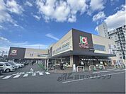 イズミヤ　伏見店まで140メートル