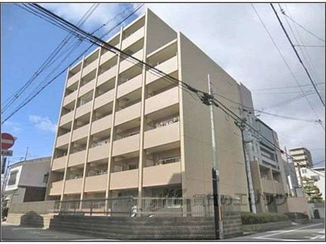4 / 10