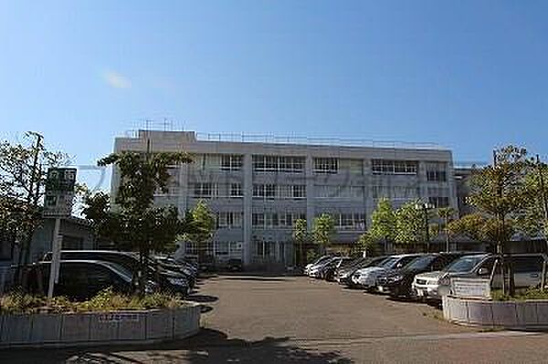 画像23:新潟市立小針小学校(945m)