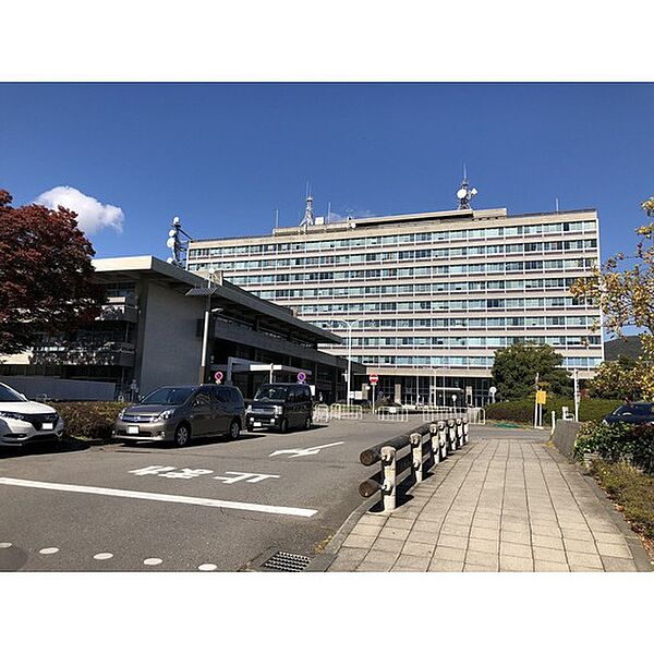 画像21:役所「長野県庁まで1727ｍ」