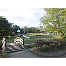 公園「緑ヶ丘公園まで1210ｍ」