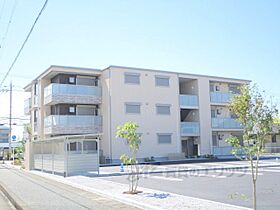 滋賀県米原市下多良3丁目（賃貸マンション1LDK・2階・51.75㎡） その1