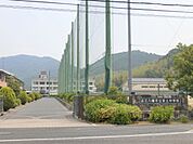 安土中学校まで2600メートル