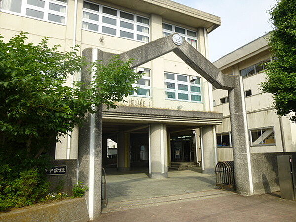 画像25:中学校「松田町立松田中学校まで701m」