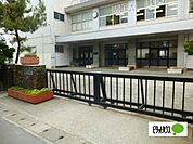 中学校「小田原市立泉中学校まで1464m」