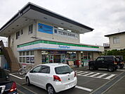 コンビニ「ファミリーマート小田原中曽根店まで286m」