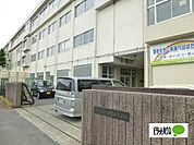 小学校「小田原市立東富水小学校まで403m」