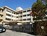 周辺：【小学校】守山市立吉身小学校まで927ｍ