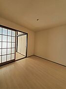 キッチンに隣接している洋室です