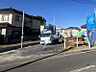 その他：【現地写真】　南側道路に面しています。