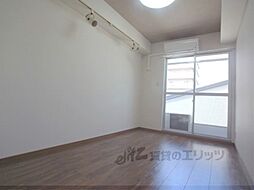 京福電気鉄道北野線 北野白梅町駅 バス5分 千本今出川下車 徒歩5分の賃貸マンション 4階ワンルームのリビング/ダイニング