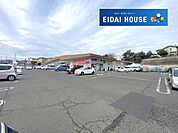 ウジエスーパー塩釜店 徒歩16分。 1250m
