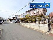 前面道路を含む外観