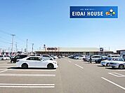 ヨークベニマル岩沼西店 徒歩11分。 810m