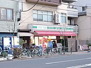 コンビニ「ショップ99まで120m」