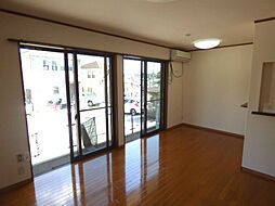 トップヒルズ若宮 206 1階1LDKのリビング/ダイニング