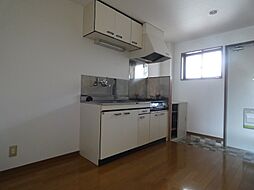 リスボン 203 2階1Kのリビング/ダイニング