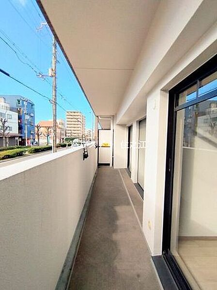 ★南向きバルコニーですので陽当り良好♪洗濯干しに最適
