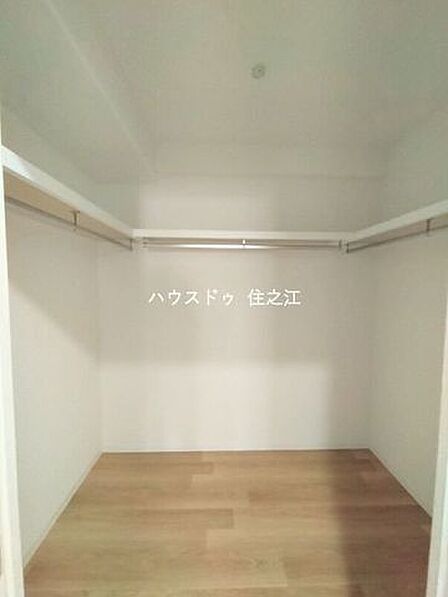 全居室以外にもたっぷり収納ができるウォークインCLございます♪