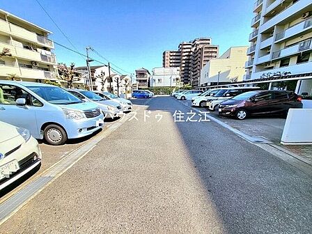 ★駐車場も区画数を多くご用意。空き状況の確認はお気軽にお申し付け下さい。
