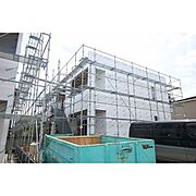 建築中