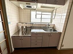 レジデンス三吉 3階2LDKの室内