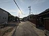 外観：スーパーやドラッグストアも近くて生活便利！閑静な住宅街で落ち着いた暮らしが叶います♪