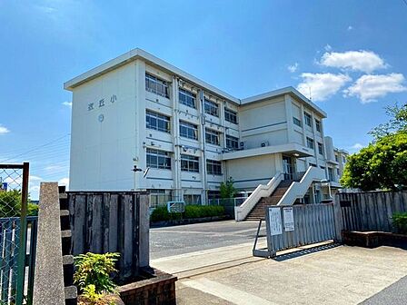豊田市立衣丘小学校 800m