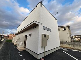 ＰＬＳ　ＴＯＭＩＮＡＧＡ 201 ｜ 兵庫県たつの市龍野町富永（賃貸アパート1R・2階・29.66㎡） その1