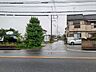 外観：入口です。奥に進むと弊社売地がございます。