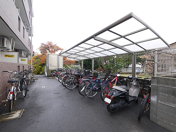 画像22:サイクルポート付きの駐輪スペース