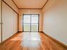 室内：日差しがたっぷり差し込む洋室♪