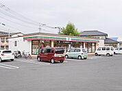 セブンイレブン(240m)