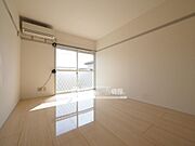 ※内観写真は9号を引用しており、内装が異なる場合がございます。