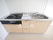 システムキッチンで楽々お料理できます♪
