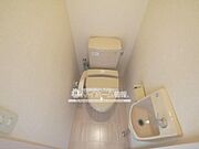 トイレは快適な温水洗浄暖房便座付き