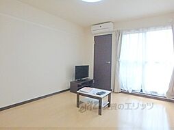 レオネクストコンフォール百々 1階1Kのリビング/ダイニング