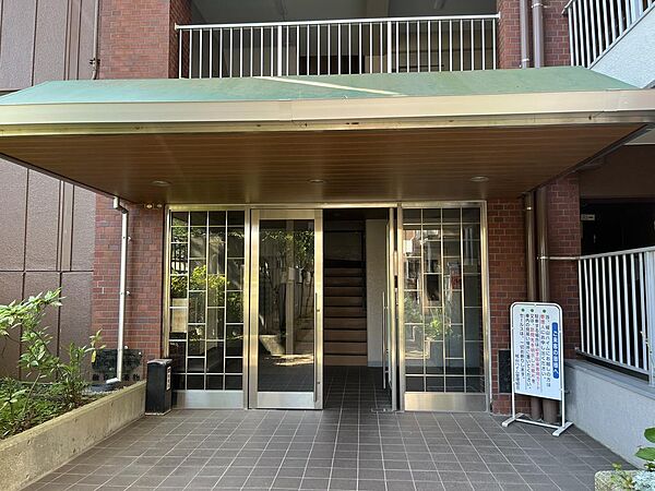 建物エントランス