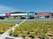 ゆめモール下関(806m)