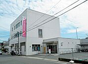 西中国信用金庫長府中央支店(834m)