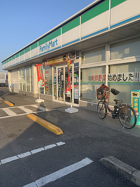 画像20:ファミリーマート観音寺中田井店 910m