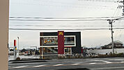 マクドナルド観音寺店 267m
