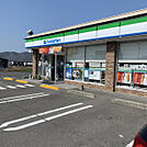 ファミリーマート豊中町店 439m