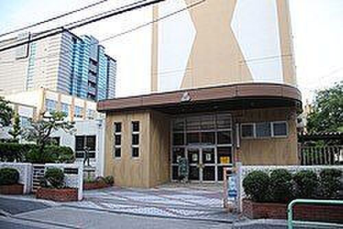 画像17:小学校「名古屋市立老松小学校まで428m」