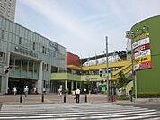 ショッピング施設「アスナル金山まで650m」